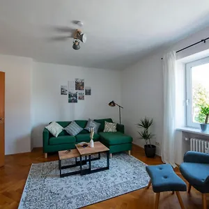 Bessa Homes 6 Personen 2 Schlafzimmer, 3 King Size, Betten, Balkon, Kueche Apartment
